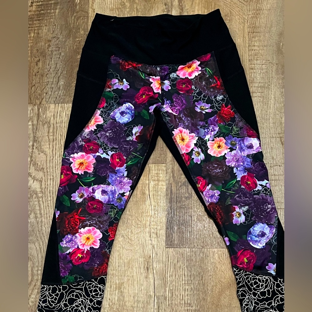 NWOT: RBX Multicolor Floral High Waist Women's Capri legging